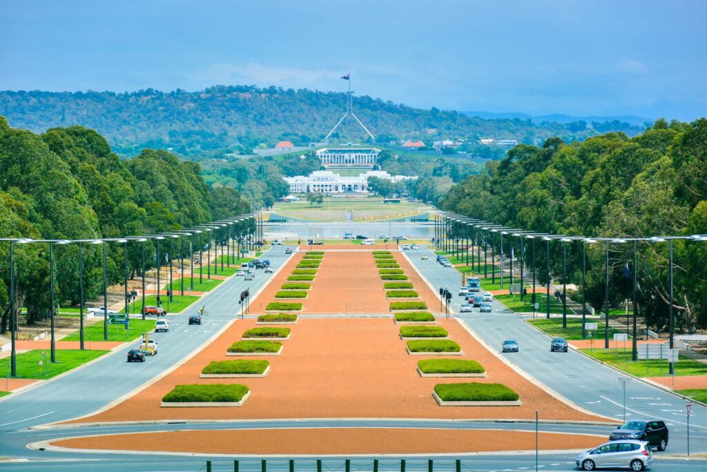 bus charter canberra bus tours 2048x1367 1