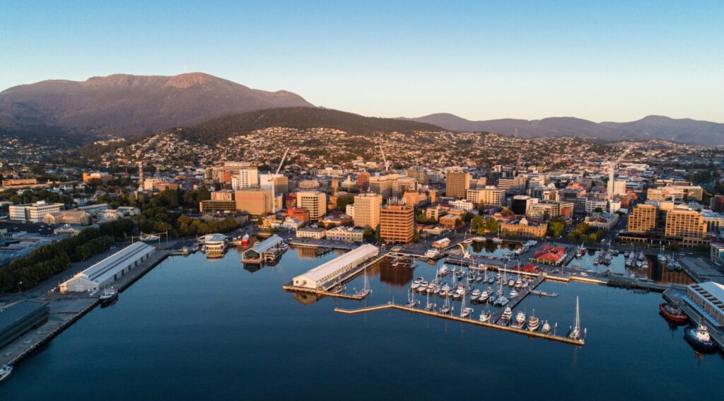 hobart bus charter 2048x1134 1